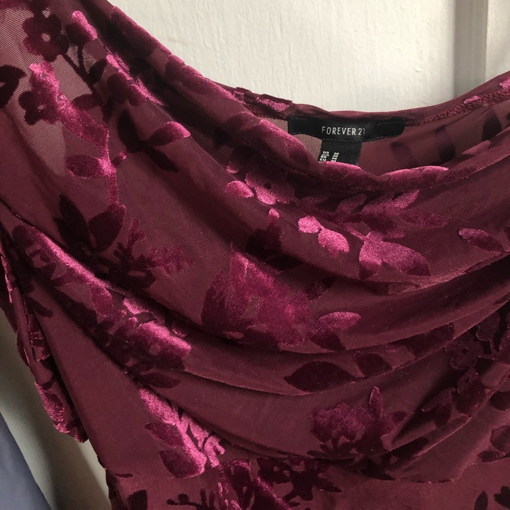 Gorgeous velvet off the should dress